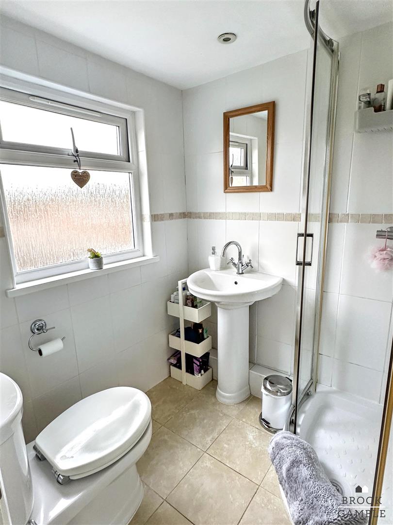 3 Bedroom House. Rockhurst Drive in Eastbourne, East Sussex 13